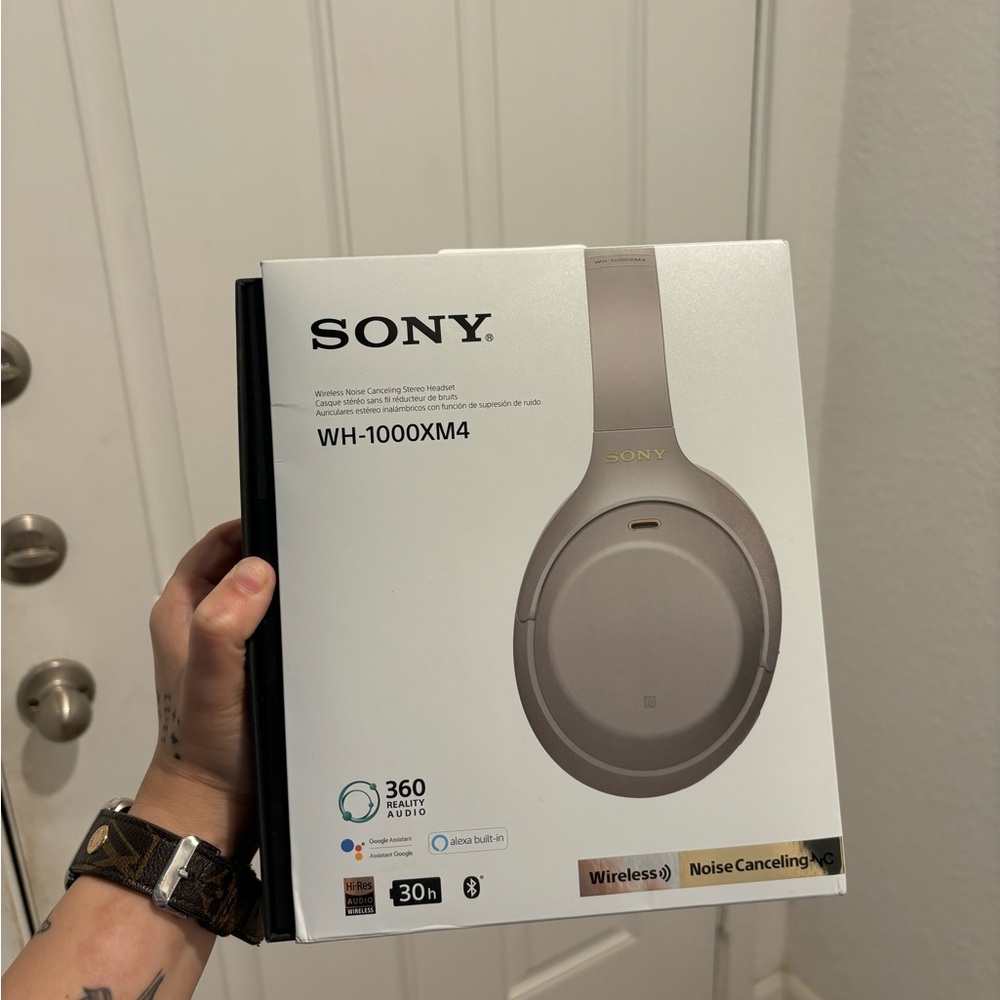 Sony WH-1000XM4 Noise Cancelling Headphones - Silver
